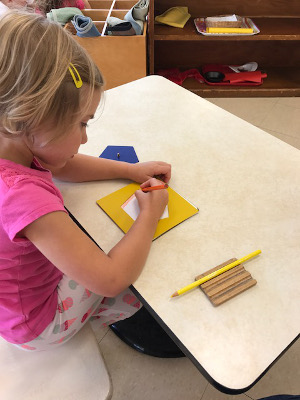 Art classes for the young children in Rochester, NY at Greece Montessori School